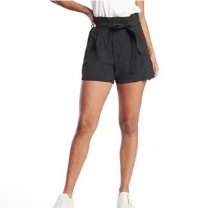 Athleta Skyline Short II in Black Paperbag Tie Waist Women's Size 8 Athleisure